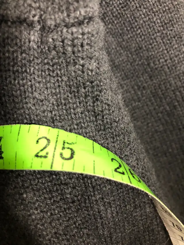 Men’s Grey Sweater. Banana Republic. XL in Men's in Edmonton - Image 4