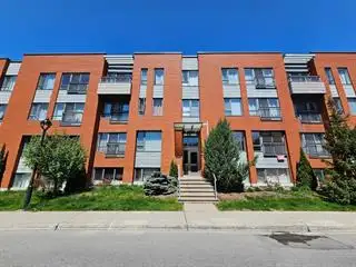 Renovated 5 1/2 NDG 1019 ft2 with indoor parking, available now
