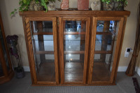 Solid Oak Display Cabinet(Hutch), like new