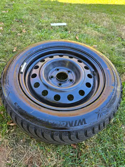 Nexen winGuard win Spike 3 winter tires 205/60/R16 with 5 bolt pattern on steel rims. Tires like new...
