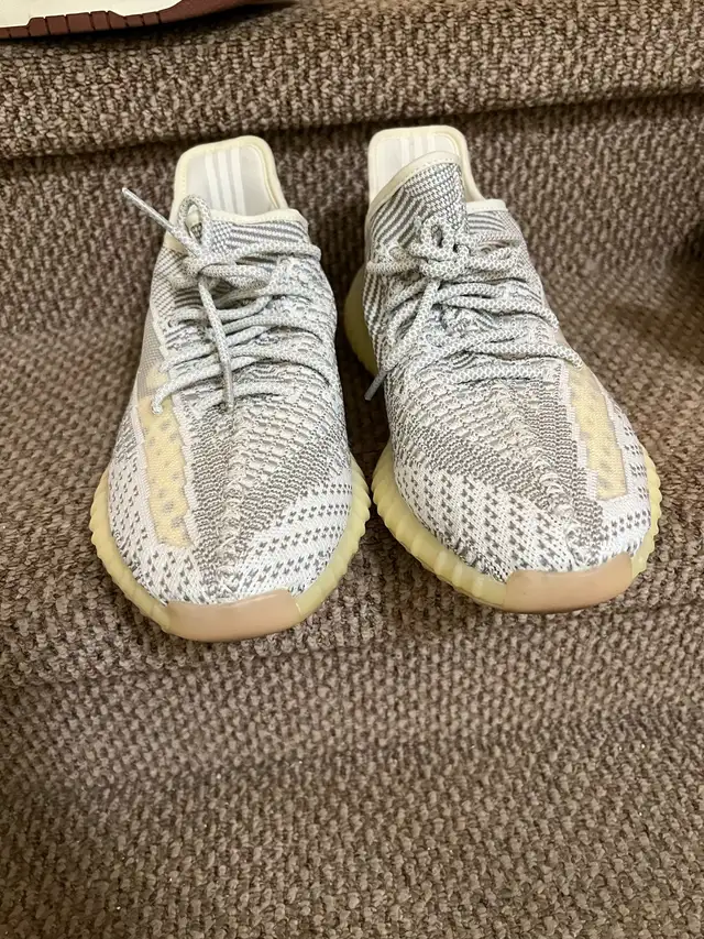 Adidas yeezy 350 static grey in Men's Shoes in Mississauga / Peel Region - Image 3