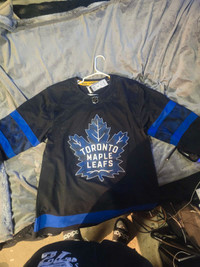 Toronto maple leafs jersey 