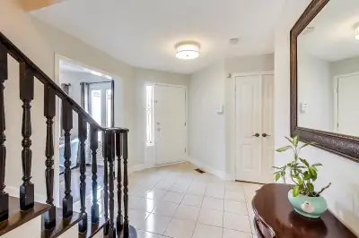 Must see! One large bedroom near Sq1 Mississauga for rent