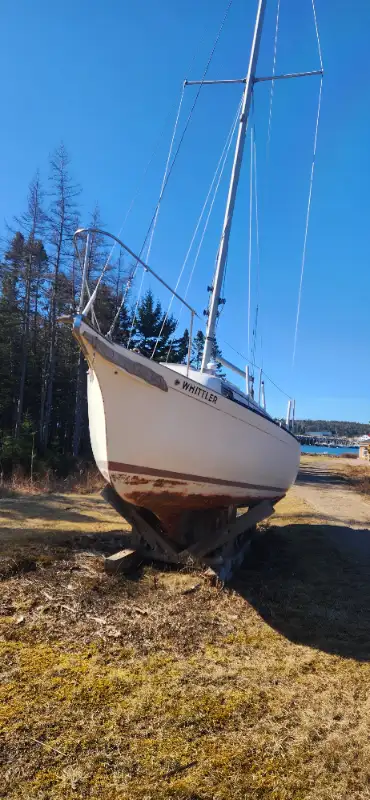 Sailboat and/or masts from a Bayfield 29 and a Hughes 38 for sale. If interested please contact to m...