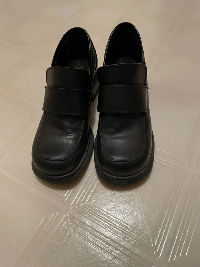 Soulier noir  dans Femmes - Chaussures  à Edmundston - Image 2