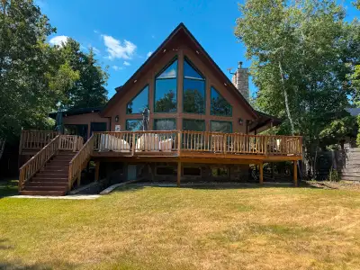 1805 Kopps Place – Welcome to Kopp’s Kove Lakefront. Private. Year-Round. Don’t miss your opportunit...