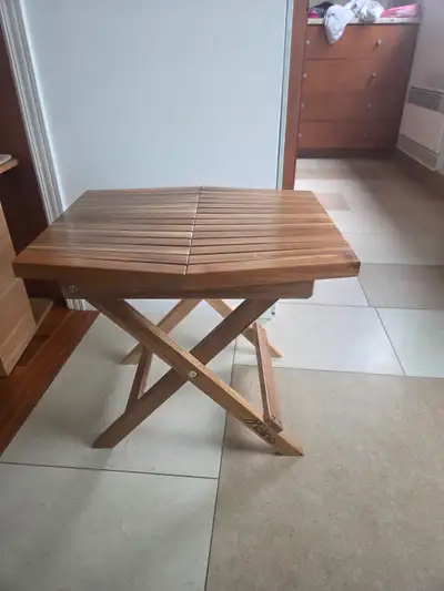 Table extérieure en bois d'acacia., View more