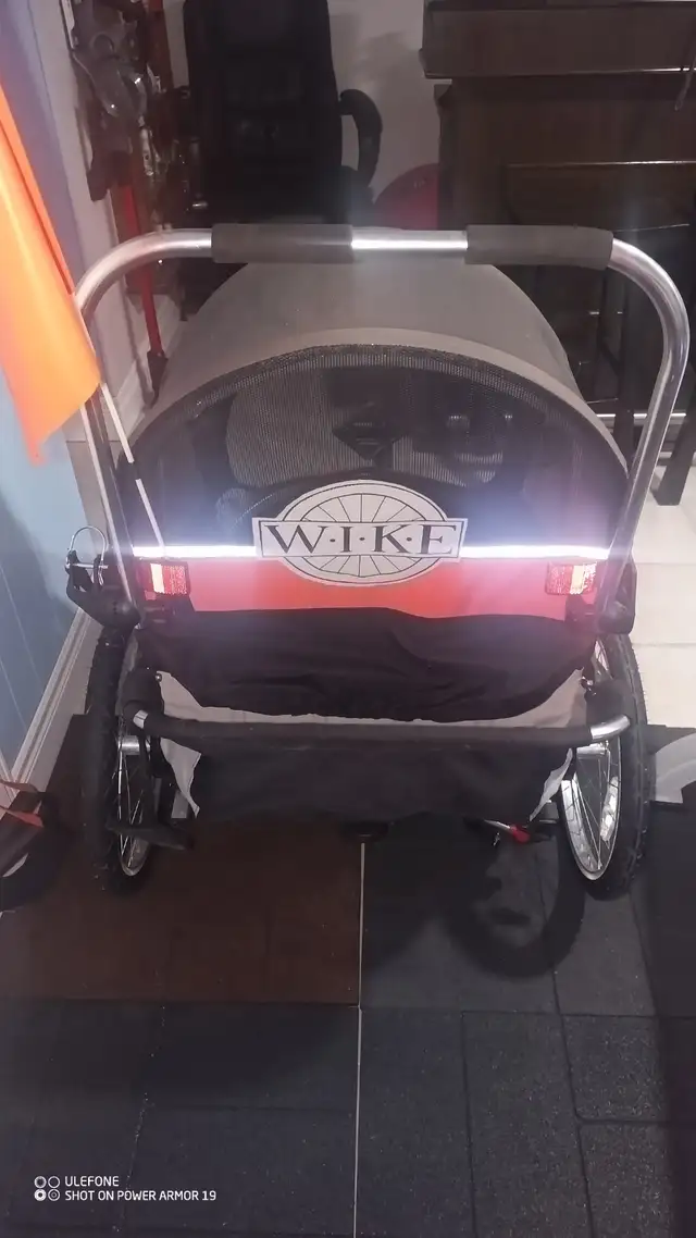 Wike “Chariot” Premium Double Children's Bike Trailer, Jogger. in Strollers, Carriers & Car Seats in City of Toronto - Image 4