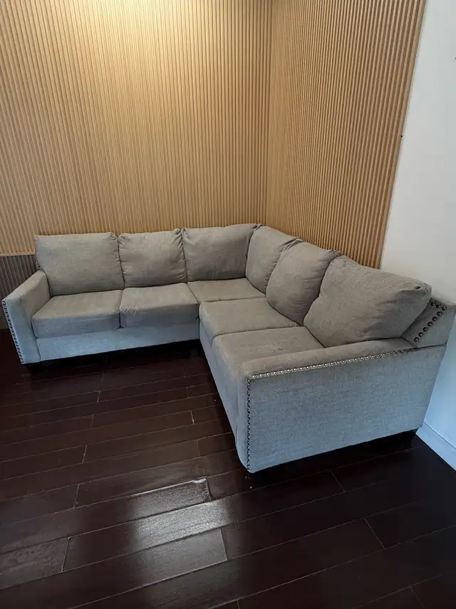 Ashley Furniture Nailhead Sectional 63006661306755121