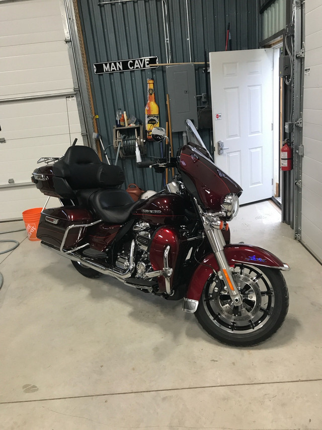 2017 Harley Ultra Limited in Touring in Windsor Region