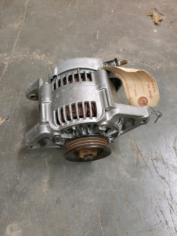 Alternator 91 Chevy Sprint in Engine & Engine Parts in Trenton