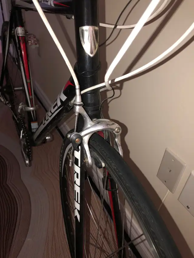 Trek road bike 60cm in Road in City of Toronto - Image 7