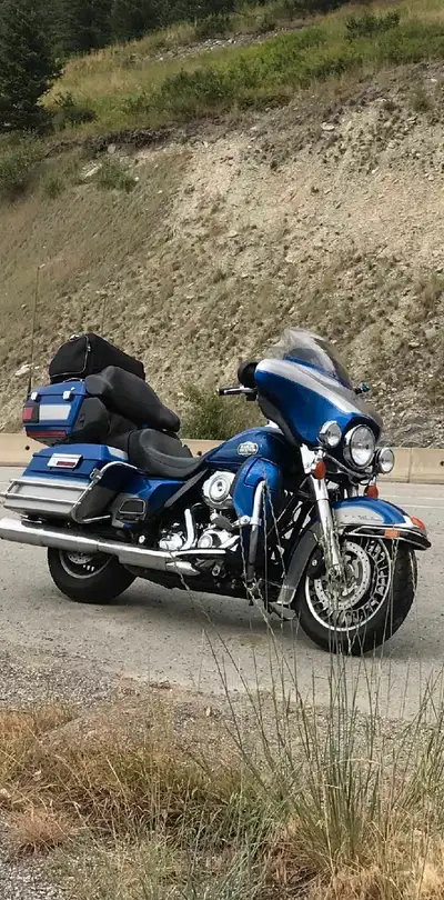 Heated handle grips, stereo, V&H pipes, saddlebag guards, saddle bag liners. New tires, wheel bearin...