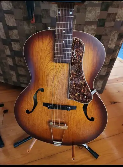 Acoustic guitar Godin 5th Ave, View more
