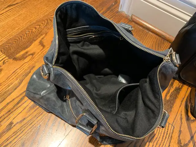 Women’s handbags in Women's - Bags & Wallets in City of Toronto - Image 4