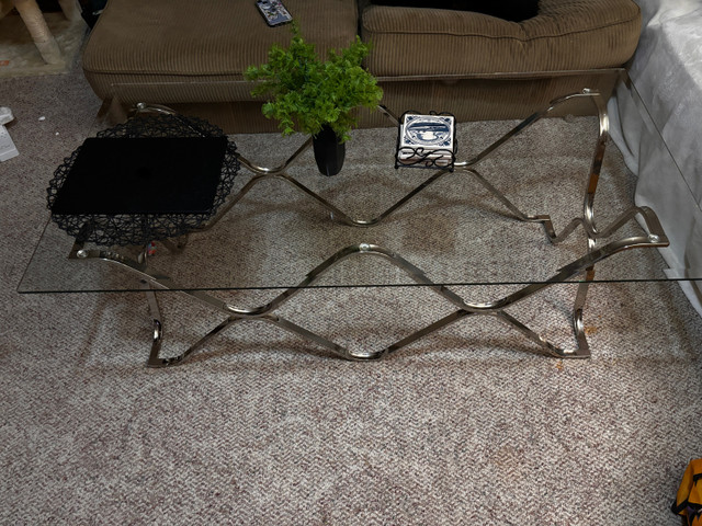 Glass Coffee Table in Coffee Tables in Lethbridge - Image 2