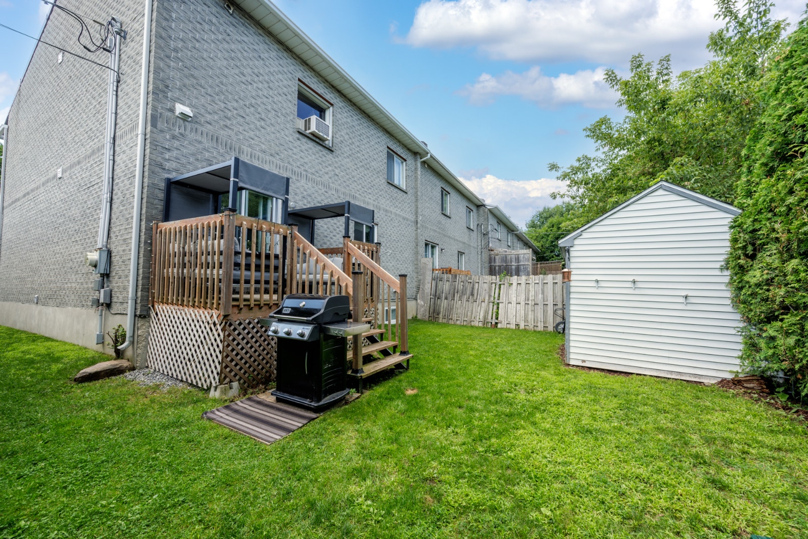 House for sale - 4 bedroom 2 bathroom (J7V 8G8) — photo 3