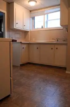 3 Bdrm Suite **Ideal for Students** Walk to Campus**