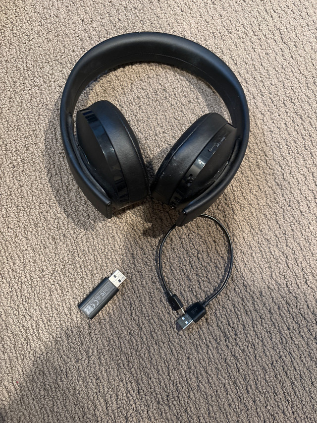 PlayStation Headset in Headphones in Brandon - Image 2