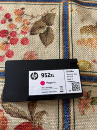 HP 952XL Ink Cartridge ***Magenta only 1 cartridge***