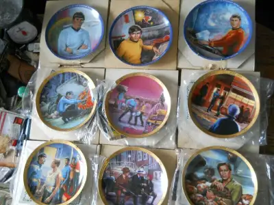 Star Trek Eight Coffee Mugs and 12 Plates