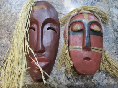 2 maques africains - 2 African masks