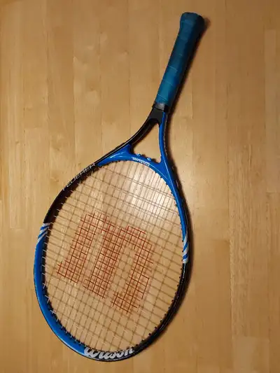 Raquette de tennis pour enfant Wilson Federer 23 (25$) En bon état 15$