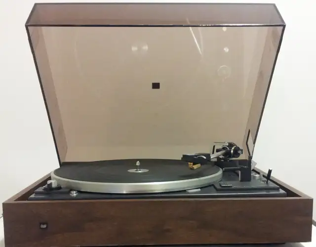 DUAL 510 Rare Vintage MINT Turntable w strobe pitch adjustment