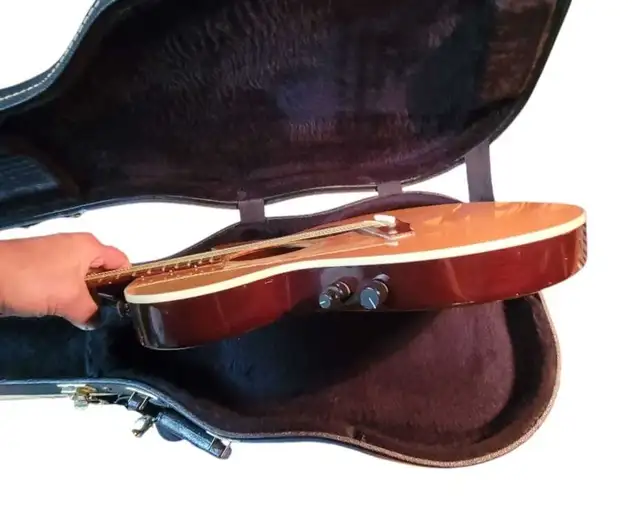 Guild Songbird NT Electro-acoustique USA 1990 in Guitars in Sherbrooke - Image 4