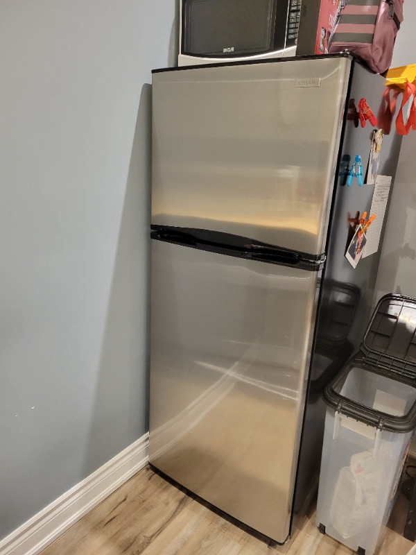 Apartment size fridge for sale | Refrigerators | Oshawa / Durham Region |  Kijiji