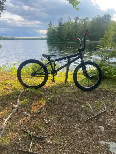 Very good condition BMX bike, used very little.