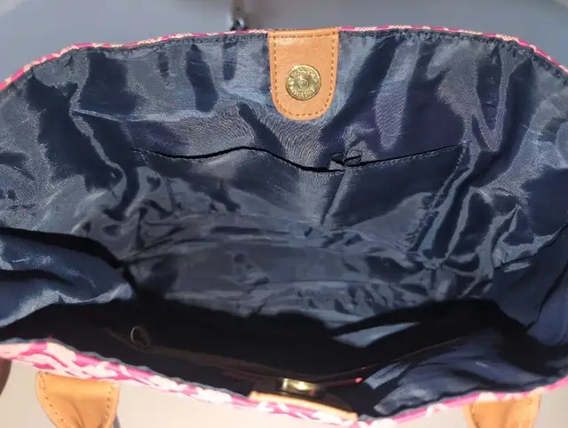 Tommy Hilfiger Pink Bag in Women's - Bags & Wallets in Oshawa / Durham Region - Image 4
