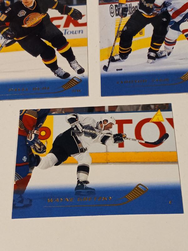 Hockey Cards Sets Pinnacle 1995,Pro Set 1992 Gretzky in Arts & Collectibles in Trenton - Image 2