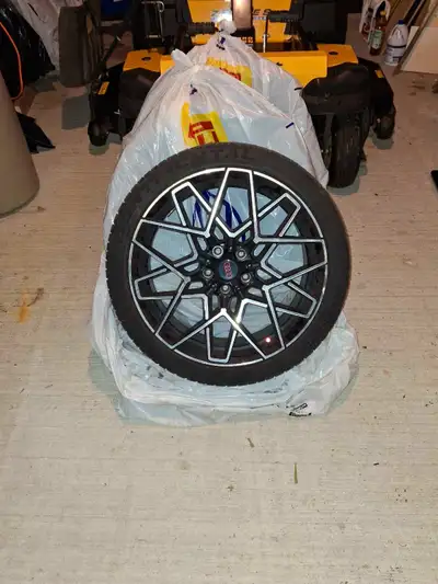 Fits a 2013/2014 Audi A5 and R5. Only 1 season old on the rums. Rubbers are a couple of years. Had r...
