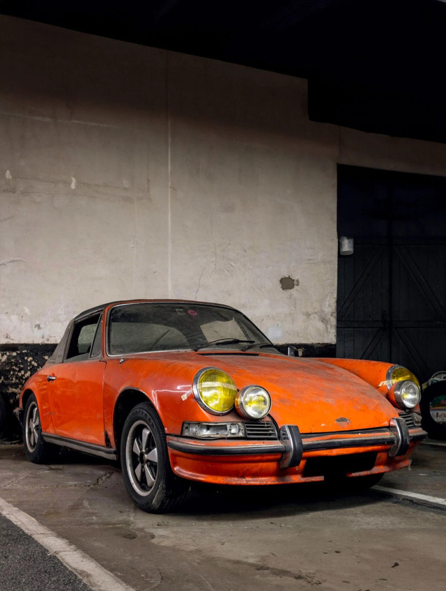 I want to BUY Classic Porsche 911 in any condition in Cars & Trucks in London