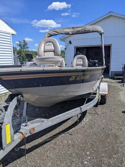 ateau de pêche en aluminium - bon pour les lacs et le fleuve ! - Modèle : Princecraft Pro Series 165...
