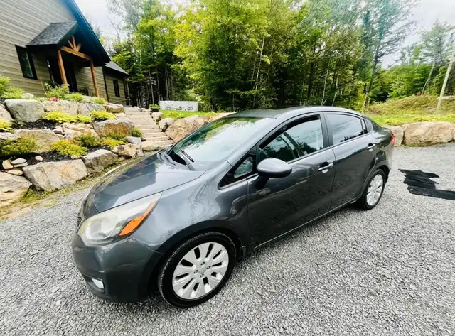 Kia Rio 2012 in Cars & Trucks in City of Montréal - Image 2