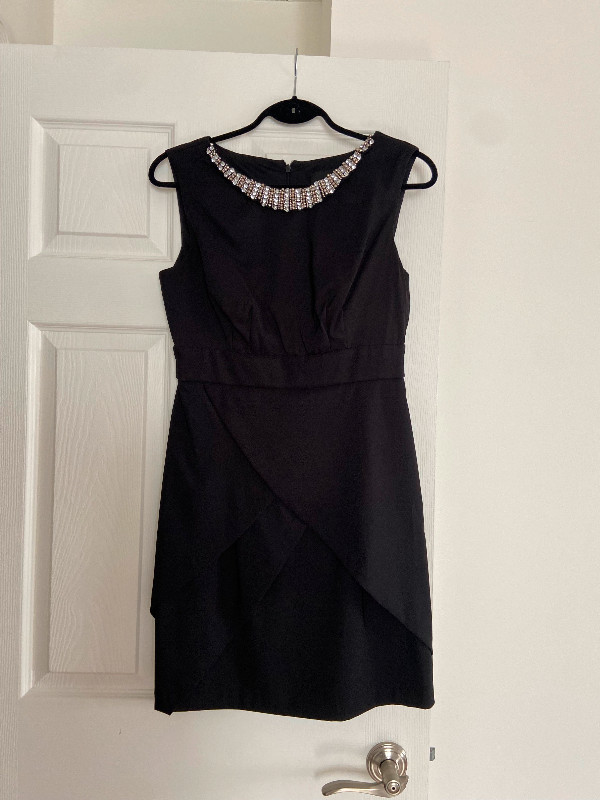 Beautiful Laura Petite Dress - Size 8 in Women's - Dresses & Skirts in St. John's