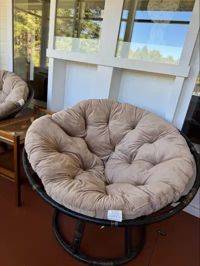 Deux chaises papasan à vendre, View more