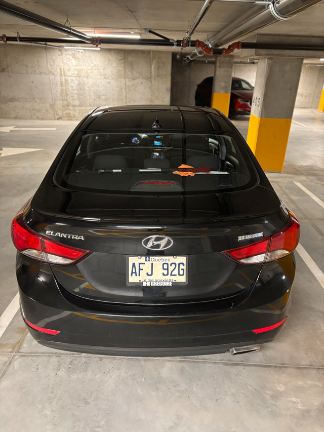 Hyundai Elantra 2015 automatic affordable car dans Autos et camions  à Ville de Montréal - Image 3