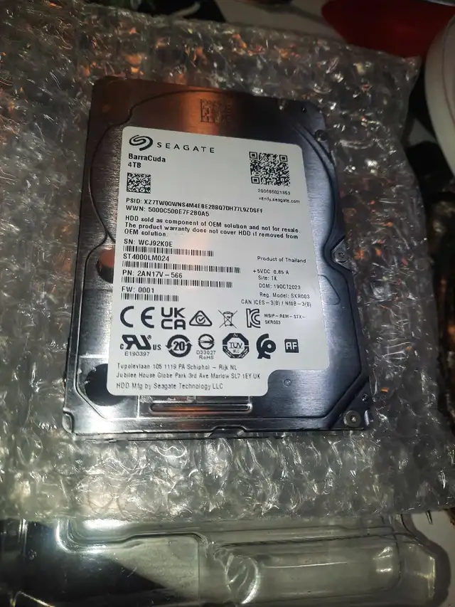 Disque dur 3,5 pouces 4To Seagate BarraCuda - peu utilisé in XBOX One in Québec City - Image 2