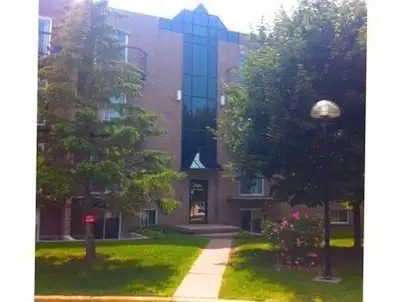 Beaux 1 1/2 à louer à Ville Ste-Catherine (rive-sud de Montréal)