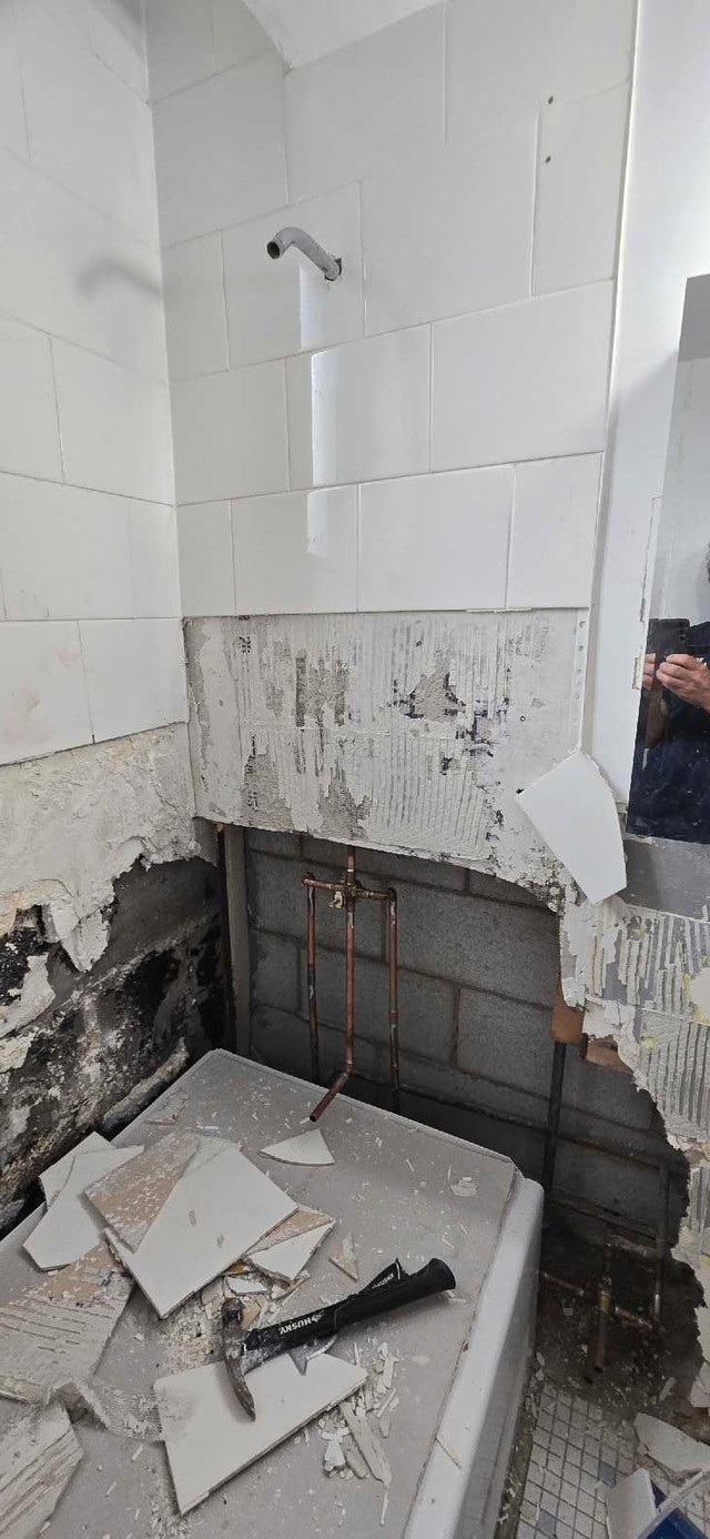 TILE setting WORK in Construction & Trades in Hamilton - Image 3