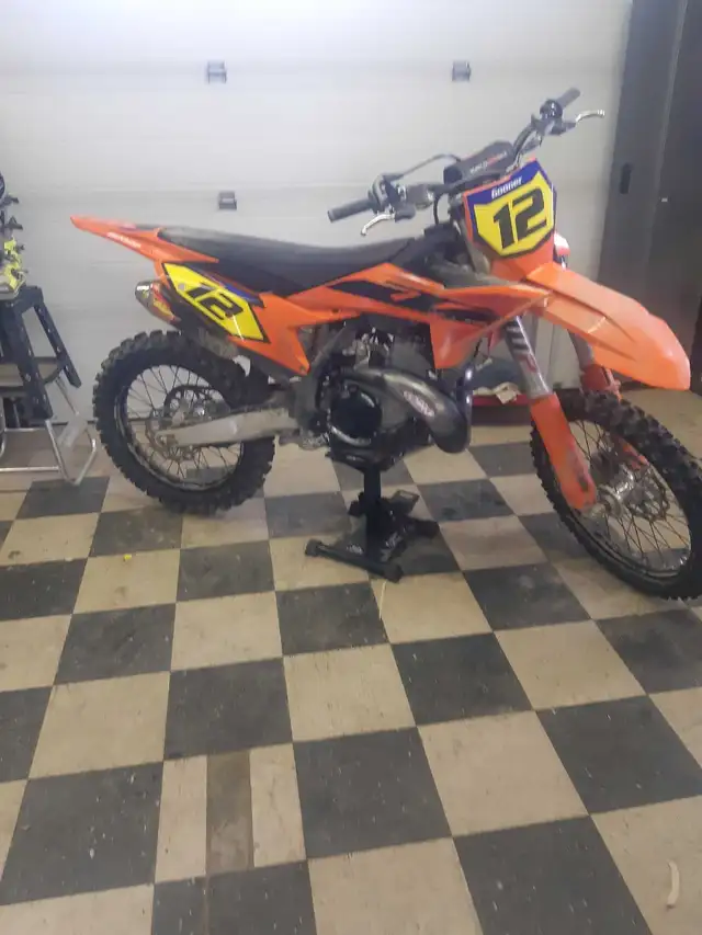 2025 KTM 300 SX and 2025 Honda CRF450R in Dirt Bikes & Motocross in Sudbury - Image 4