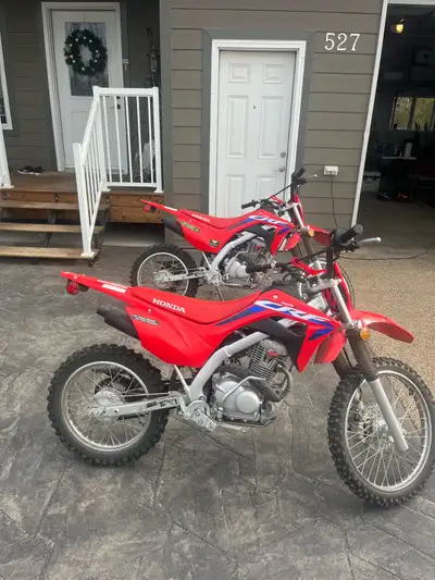 2- 2024 Honda CRF 125F Big Wheel Dirt Bike Fresh oil change Very low hours Reason for selling is kid...