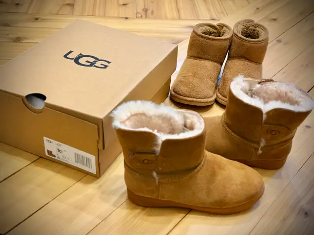 Toddler shoes + boots bundle  (UGG, Sorel, Stride Rite, Hunter) in Kids & Youth in Markham / York Region - Image 5