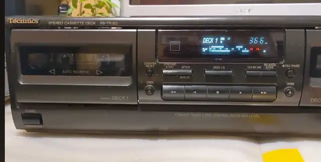 Technics RS-T180 cassette deck in Stereo Systems & Home Theatre in City of Toronto - Image 2