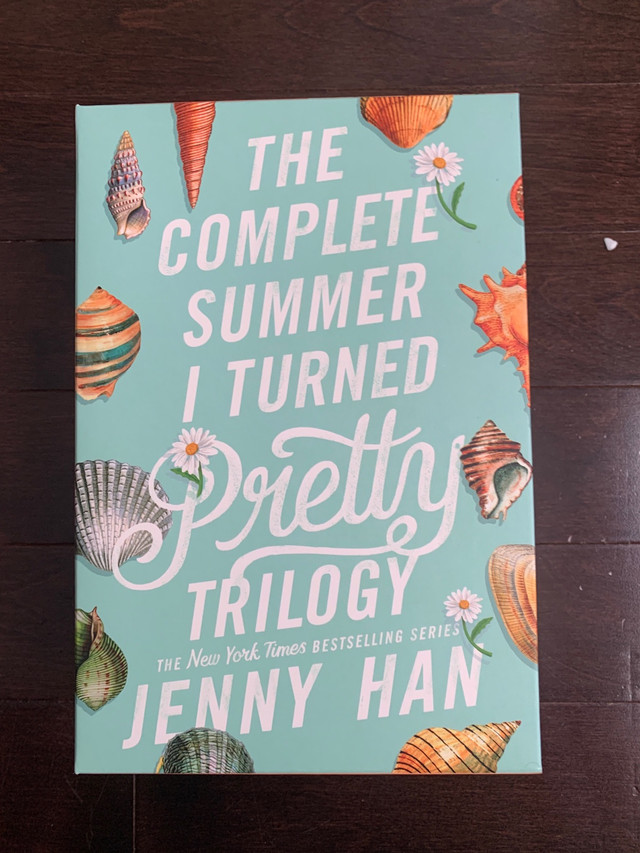 The Complete Summer I Turned Pretty Trilogy by Jenny Han dans Livres jeunesse et ados  à Ouest de l’Île - Image 2