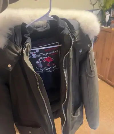Moose Knuckles 400$, View more