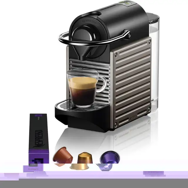 Nespresso Pixie Espresso Machine by Breville with Milk Frother in Coffee Makers in Markham / York Region - Image 7